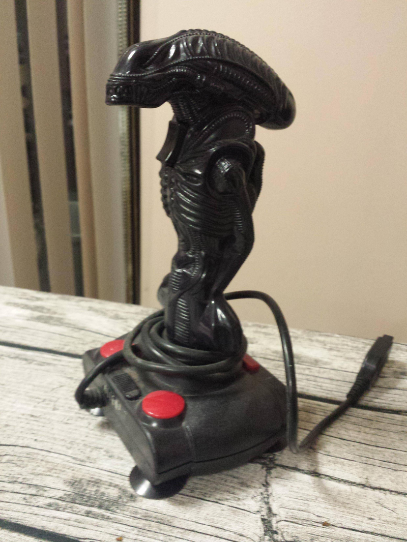 Illustration for article titled "Massively Uncomfortable" Sega Mega Drive Alien 3 Joystick